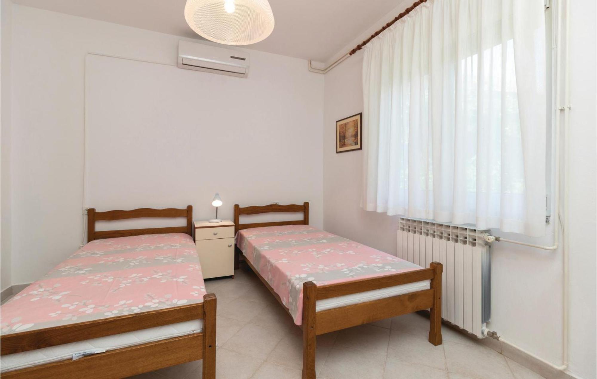 Nice Apartment In Zadar With Kitchen المظهر الخارجي الصورة
